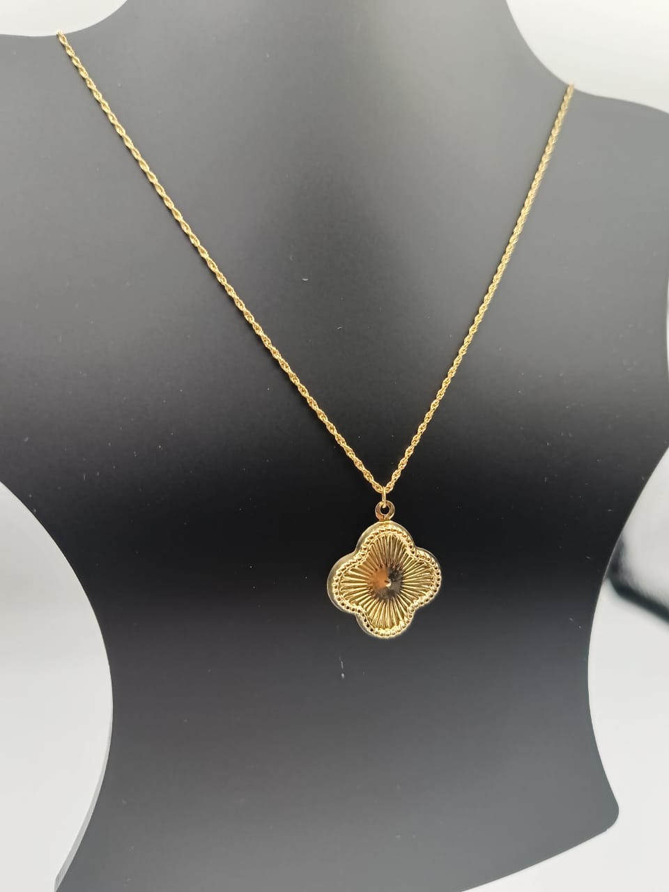 chaine motif trèfle krifcha